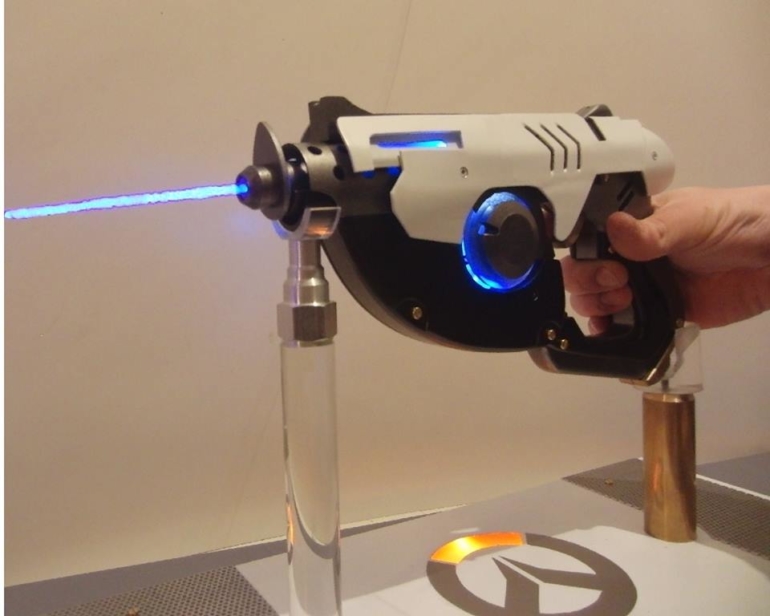 This Creator Made A Tracer Pistol That Shoots Lasers Dot Esports 9630