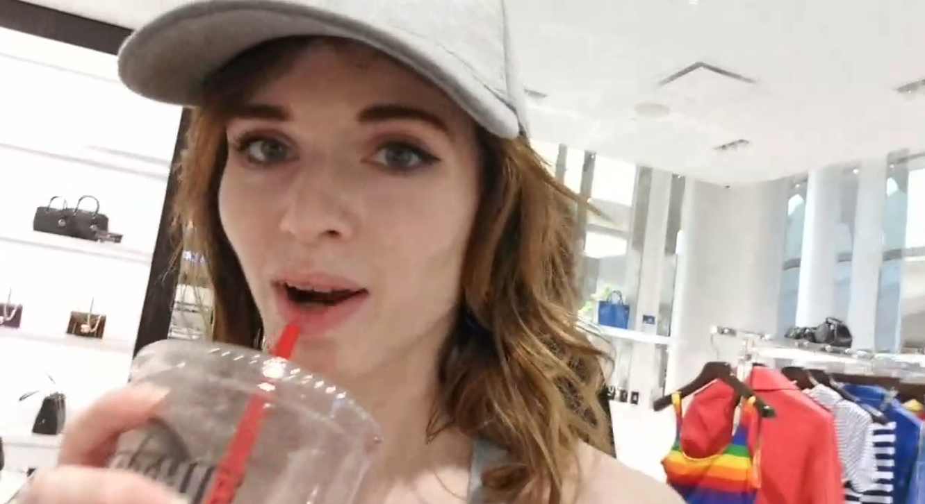 Banned clip amouranth Indiefoxx and