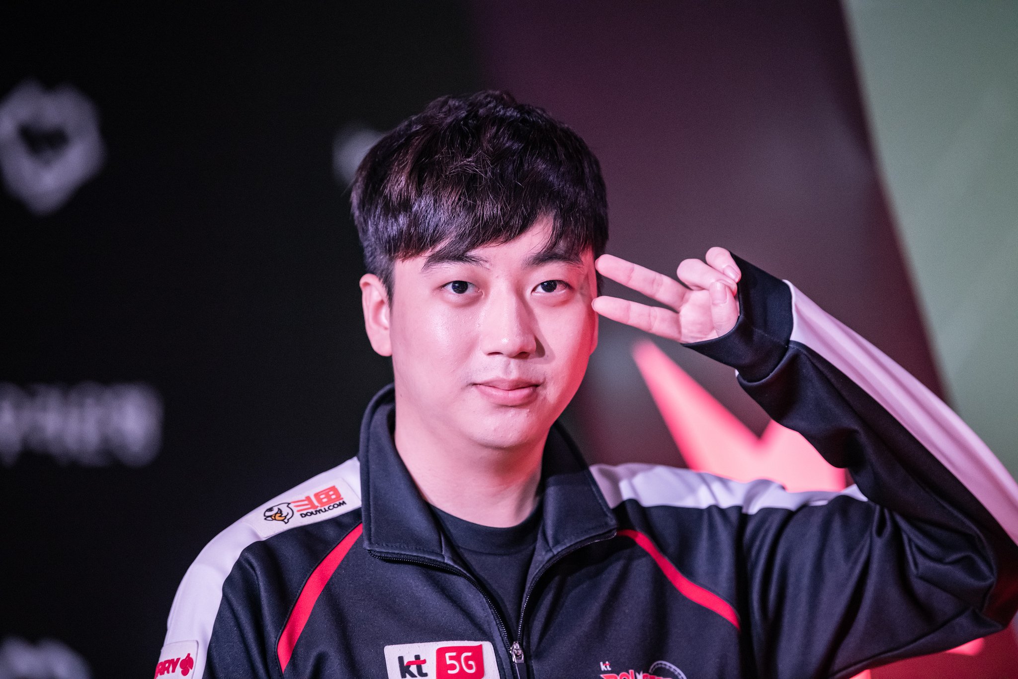 LCK Mùa Xuân 2023: Gen.G 'giương cờ trắng' trong cuộc đua top 1 vòng bảng với T1