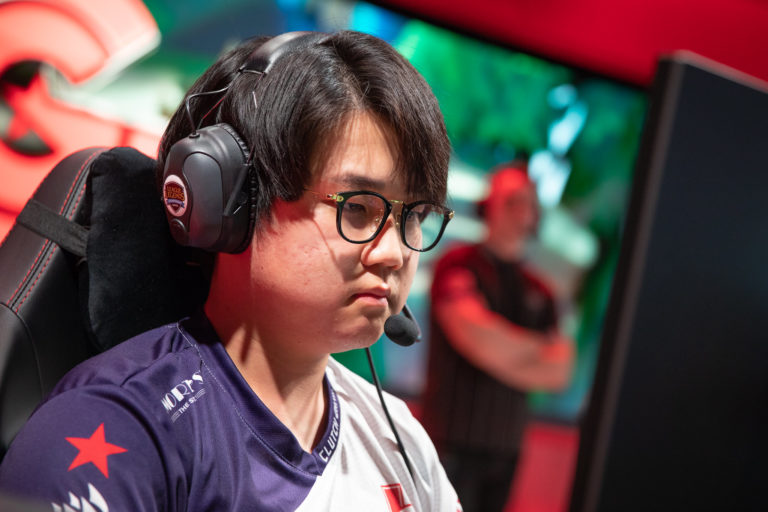 Huni officially joins Dignitas for the 2020 LCS season | Dot Esports