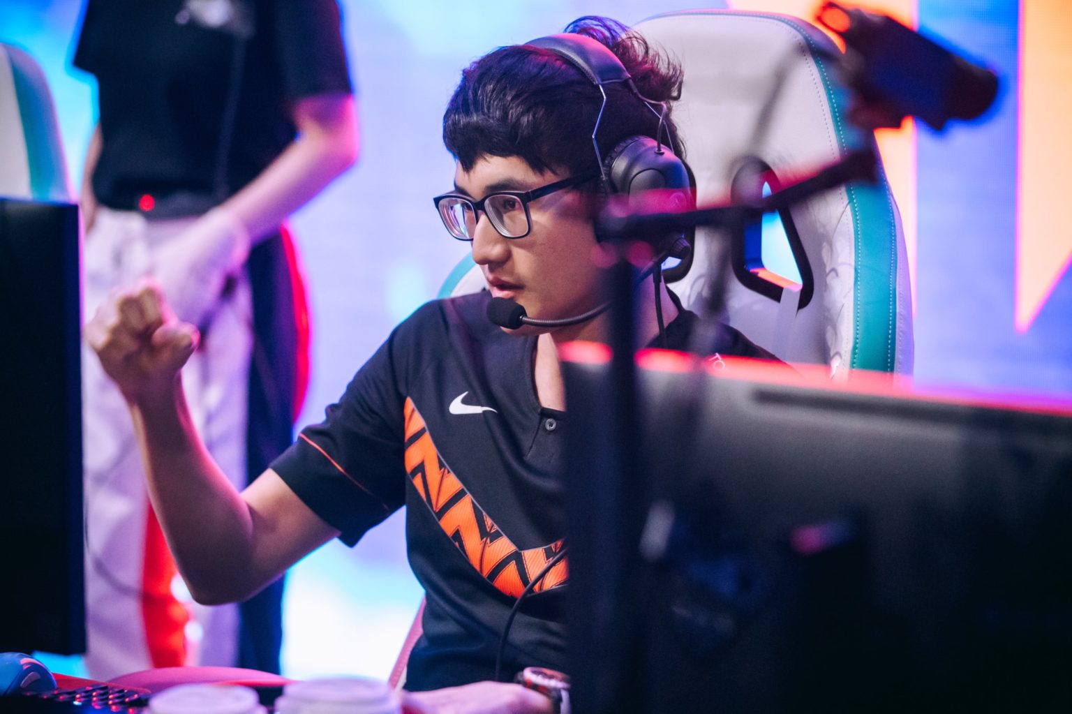 Victory Five reverse sweep Top Esports to maintain winning streak in