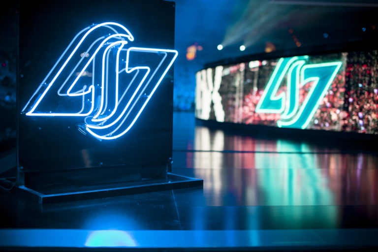 First-place CLG keep red-hot start rolling, deal reigning champs EG first loss of LCS 2022 Summer