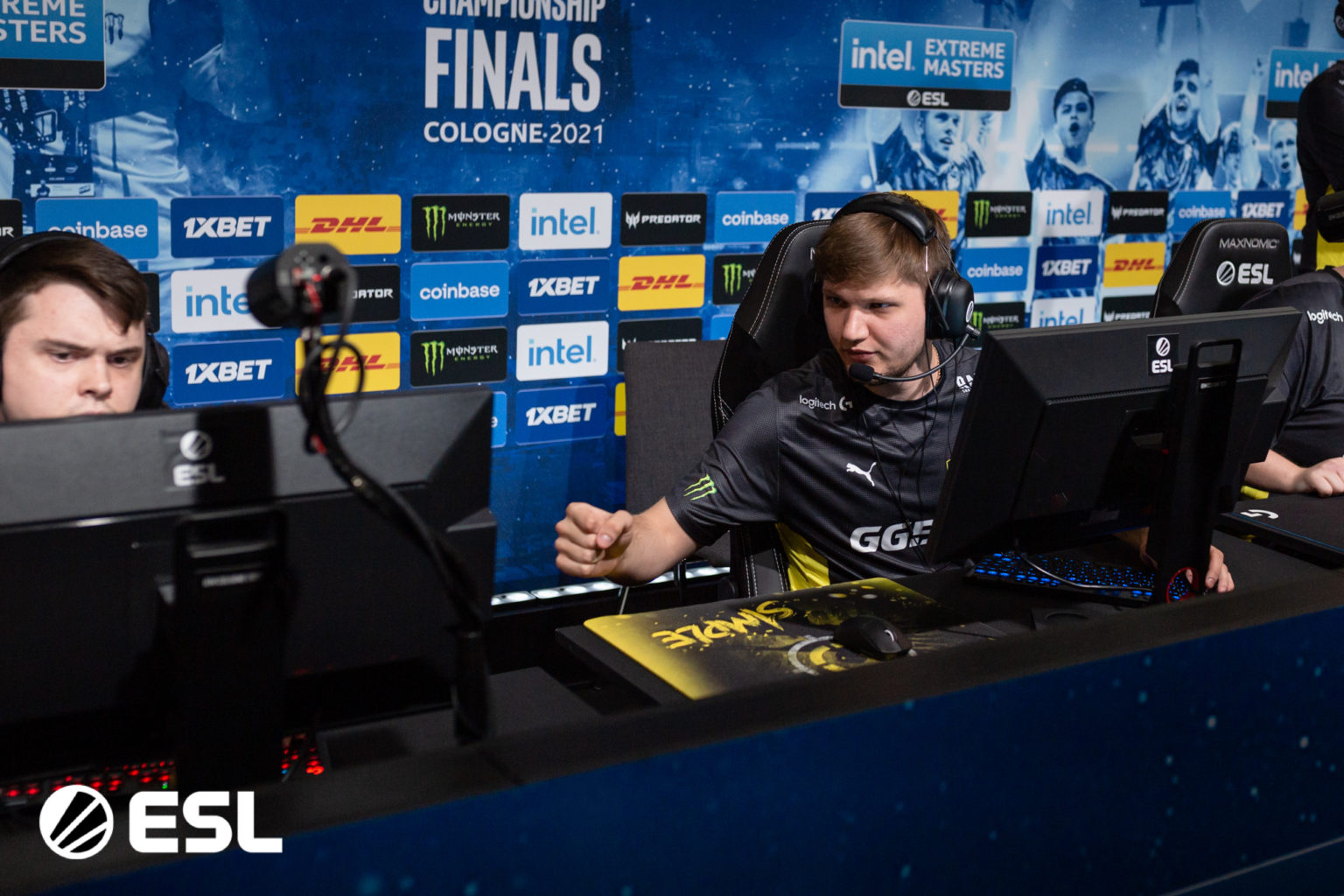 S Mple Breaks Records And G In Grand Finals Victory At Iem Cologne