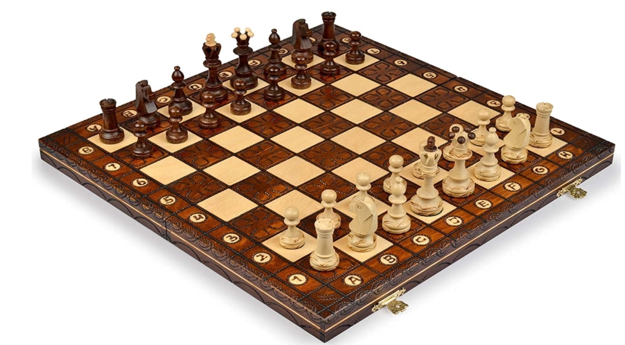 NEW FOLDING  WOODEN BOARD QUALITY CHESS SET.EUROPEAN MADE MAGNETIC 