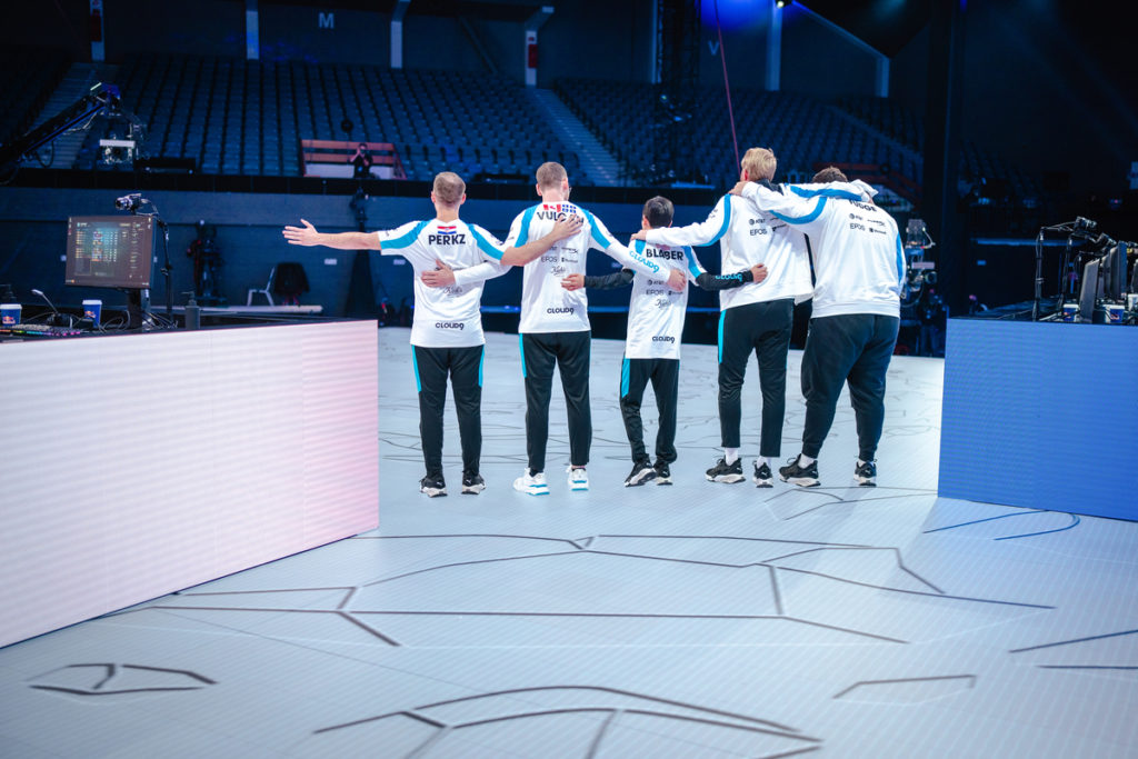 C9 improve to 20 in Worlds 2021 playin stage, keep Beyond Gaming