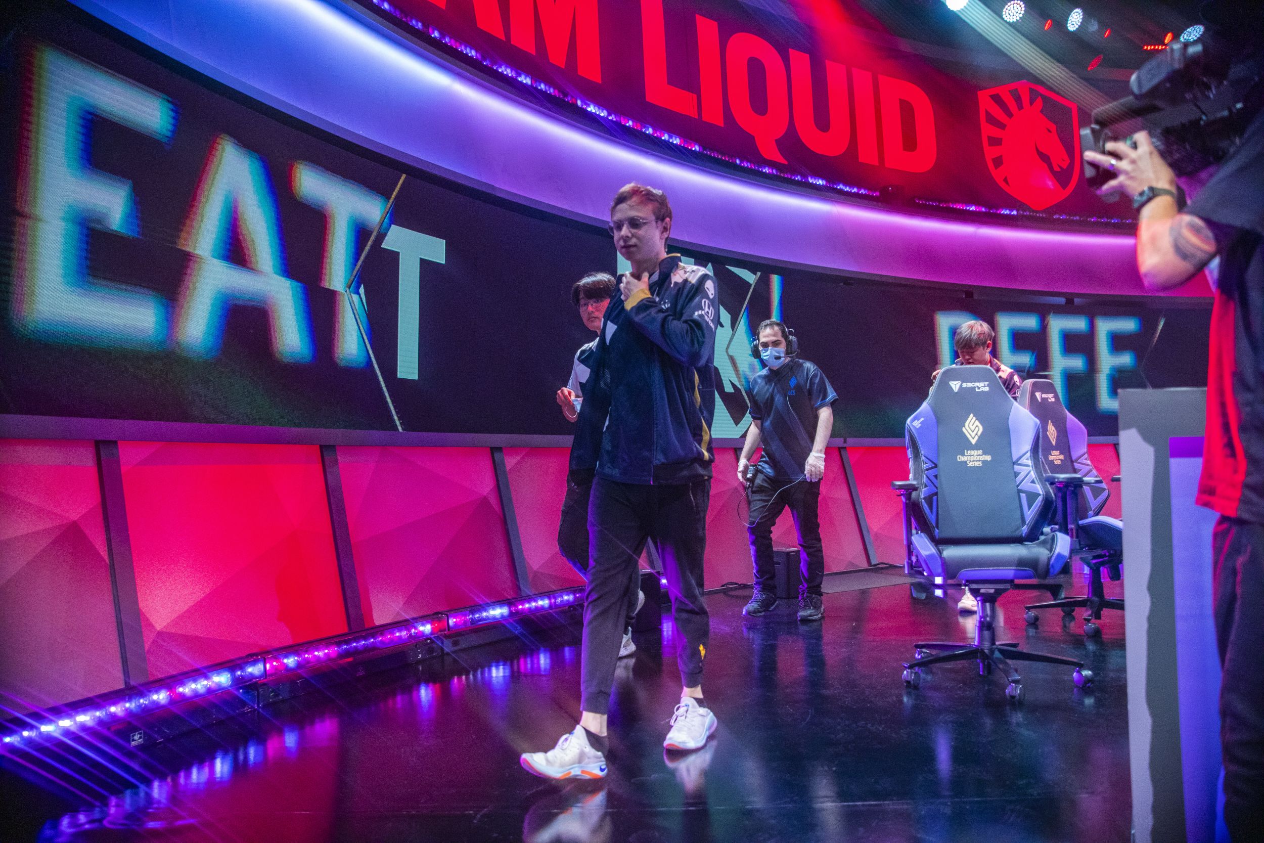 Team Liquid strike first in EU vs. NA rivalry at Worlds 2021 with win