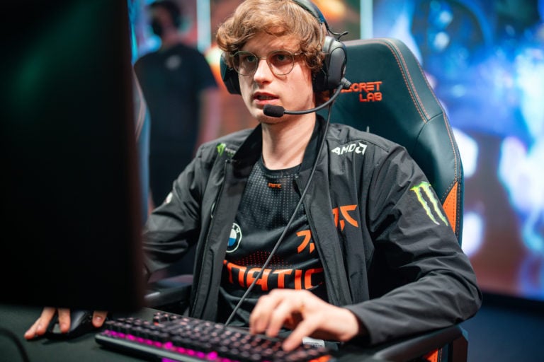 ‘I’m not sure what we are doing’: Fnatic star says team hasn’t scrimmed ahead of Worlds 2022