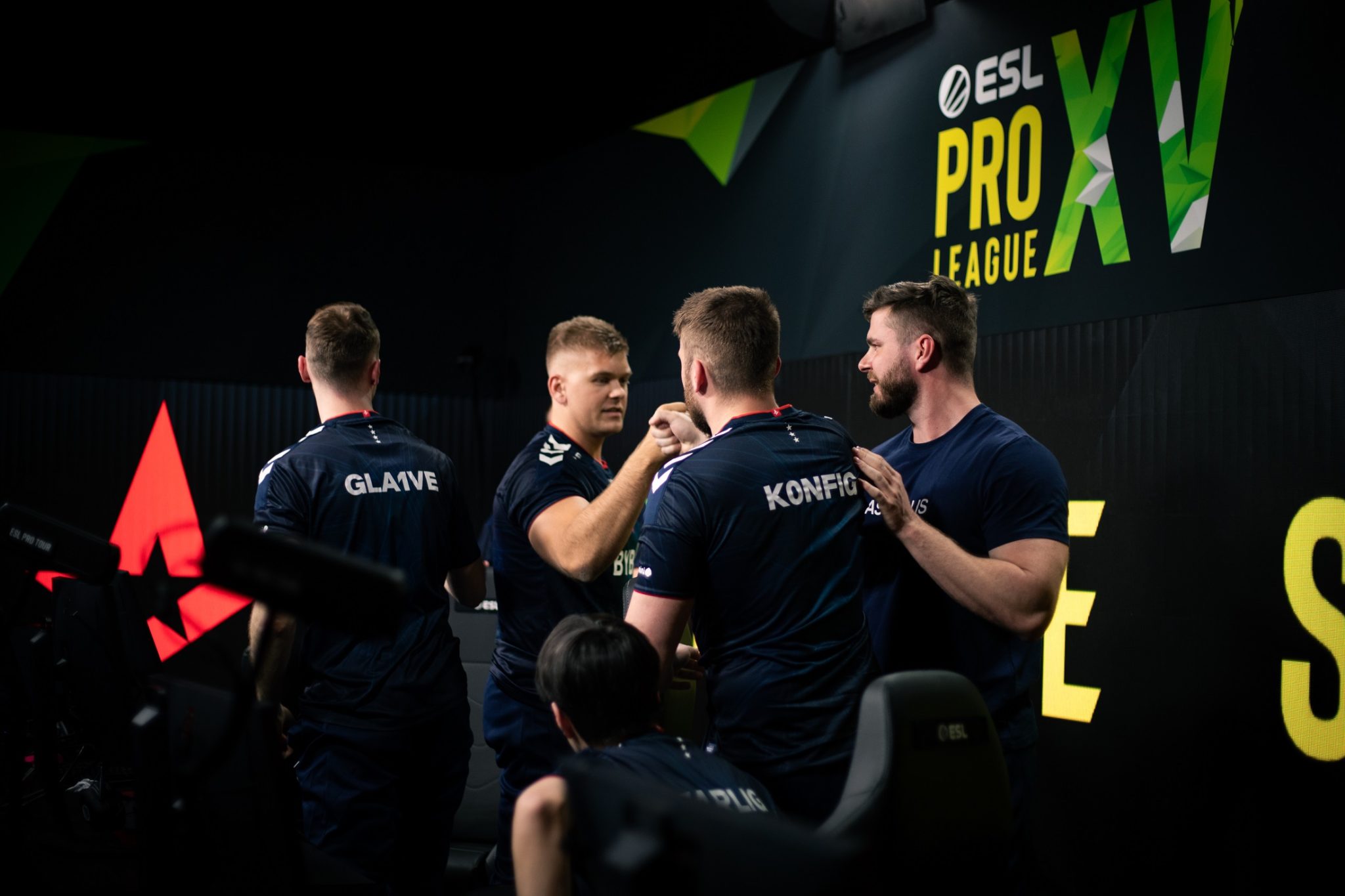 Astralis Đánh Bại Entropiq Để Níu Giữ Hi Vọng Trong Giải ESL Pro League Mùa 15