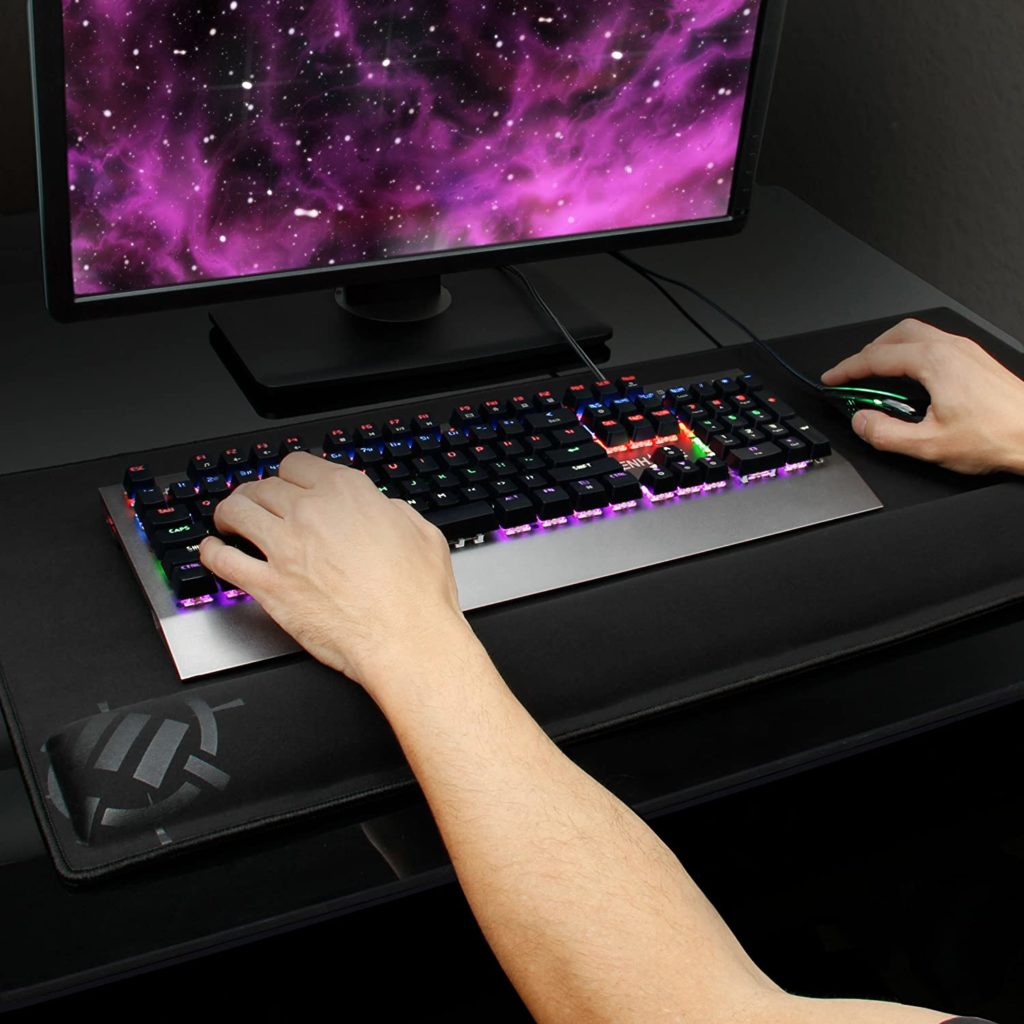 gaming mousepad with wrist support