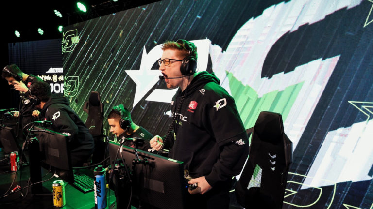 Scump shares precious career advice with fellow Call of Duty pros and streamers