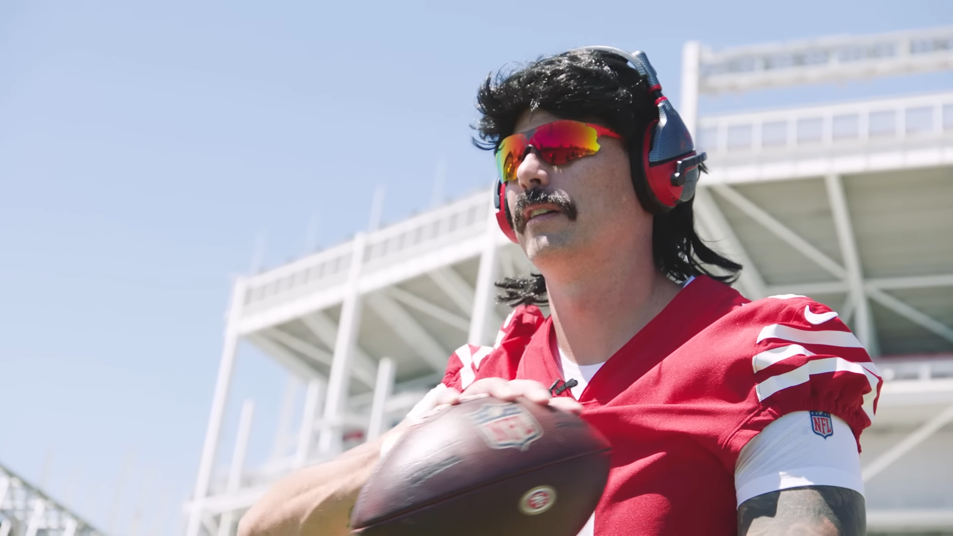 dr-disrespect-throws-a-70-yard-pass-at-49ers-training-camp-at-least-he