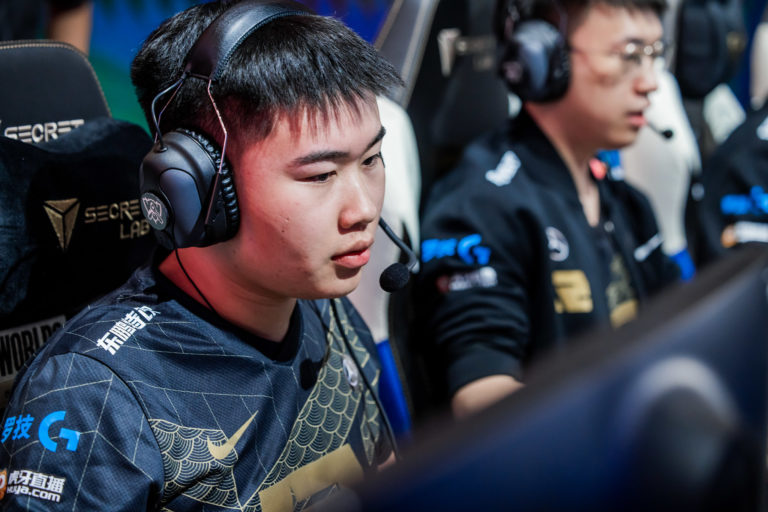 Don't worry, we scale: GALA answers Wei's early lead to cement RNG's first victory at Worlds 2022