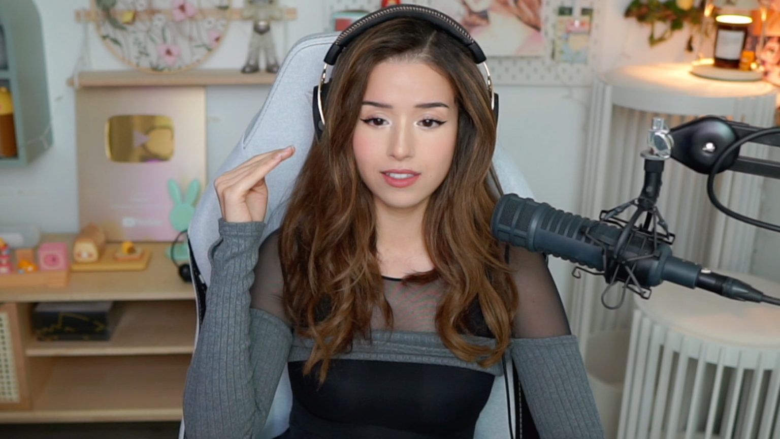 Fans everywhere: One 'crazy' CEO tried to pay Pokimane thousands just ...