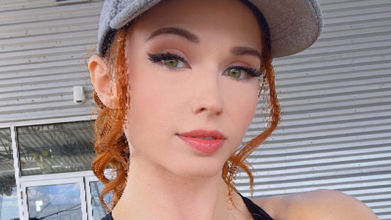 Amouranth is replacing staff members after regaining control of her