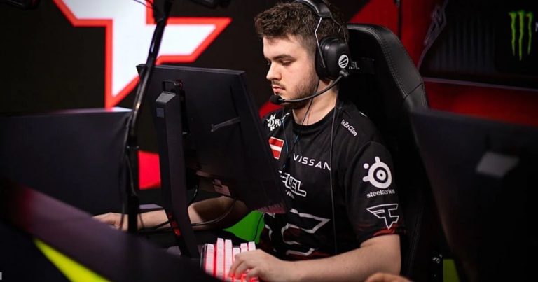 The incredible AWP clutch that made Broky the shoo-in for BLAST Premier ...