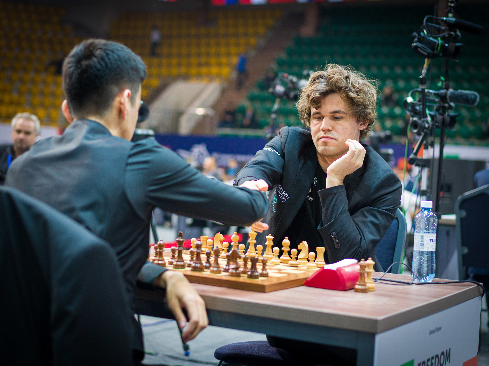 Carlsen gets revenge over Abdusattorov, leads the World Rapid