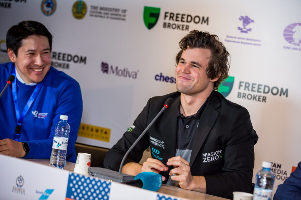 Carlsen clinches triple crown, retaking the World Blitz Championship