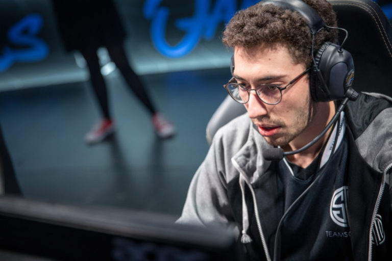 Mithy en una partida con TSM