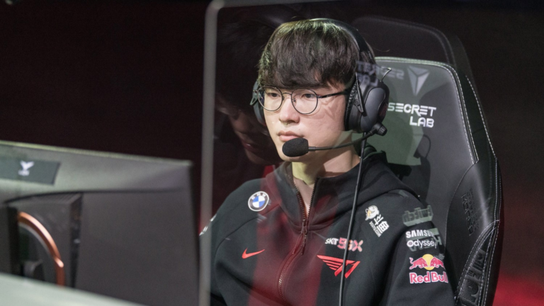 603,524 人の視聴者が T1 が LCK で完璧なシーズンを完走したのを視聴しました